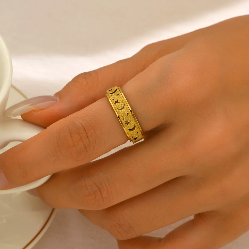18K Gold Plated Moon & Star Spinner Ring – Unisex Anxiety Relief Jewelry 🌙⭐