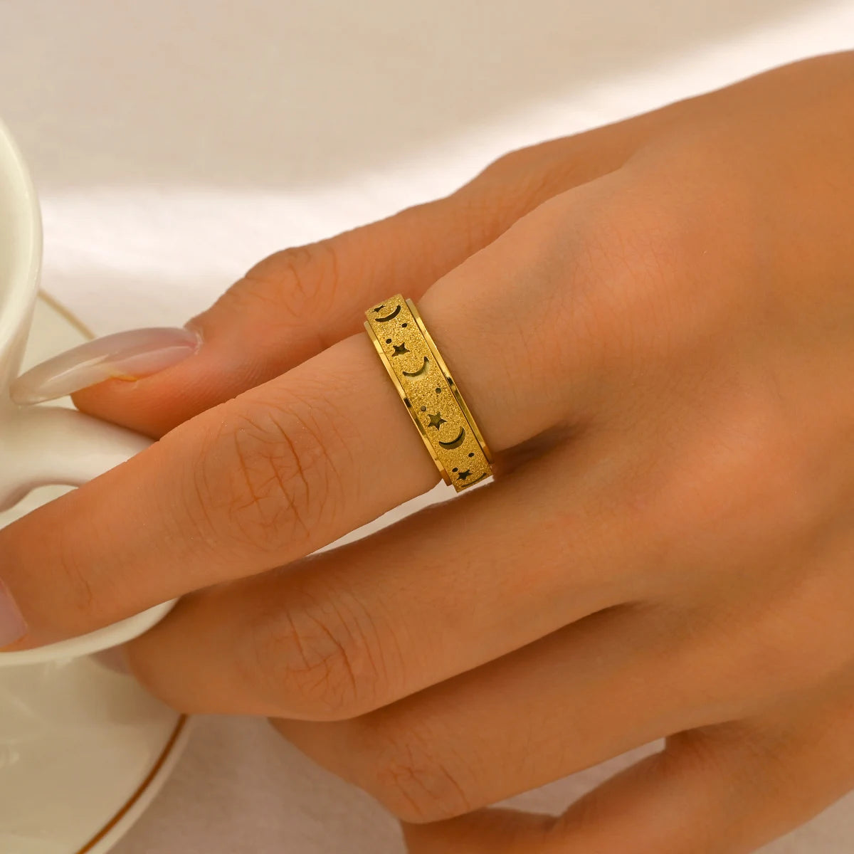 18K Gold Plated Moon & Star Spinner Ring – Unisex Anxiety Relief Jewelry 🌙⭐
