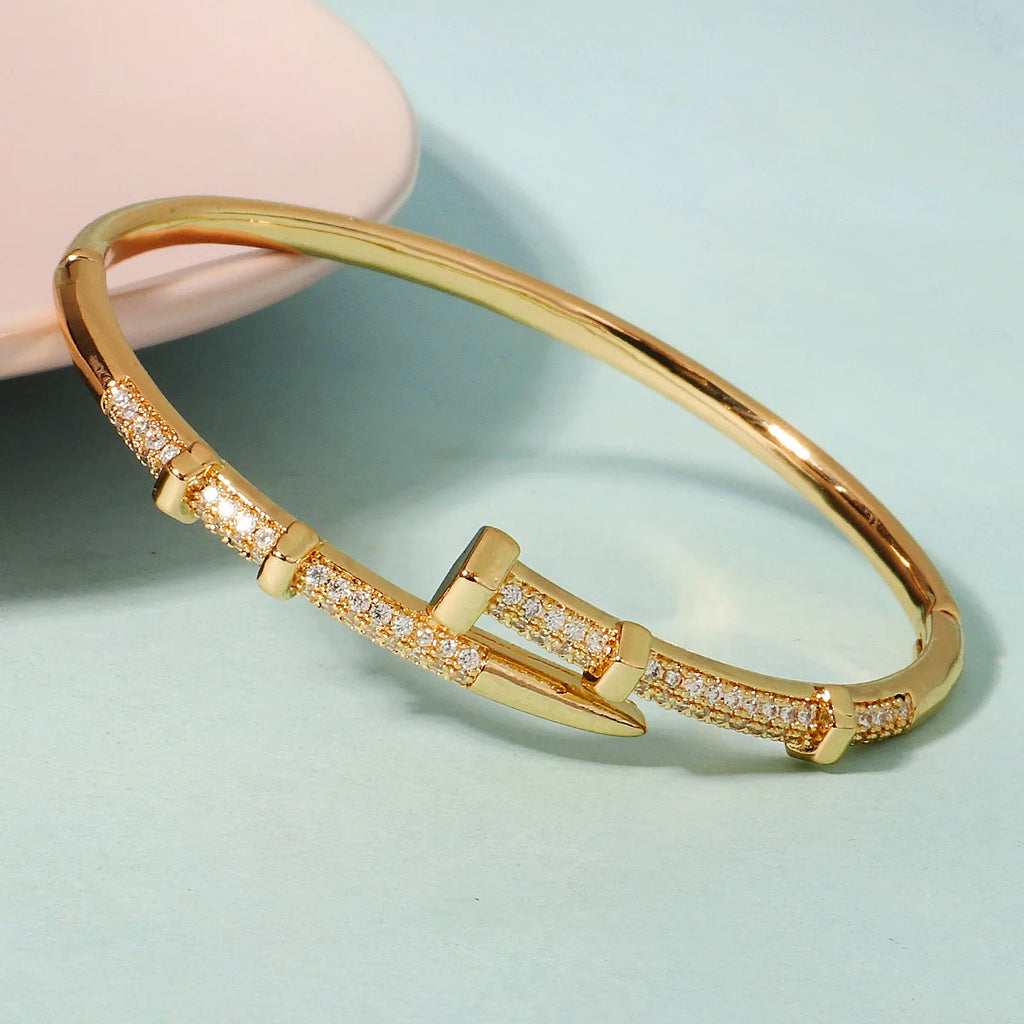 Classic Stainless Steel Nail Bracelet – Elegant Bangle with Sparkling Zircon