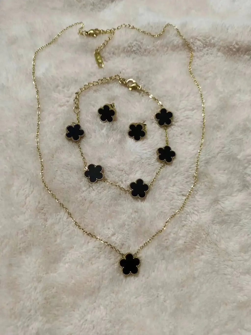 Flower Bracelet With Five Leaf Petals