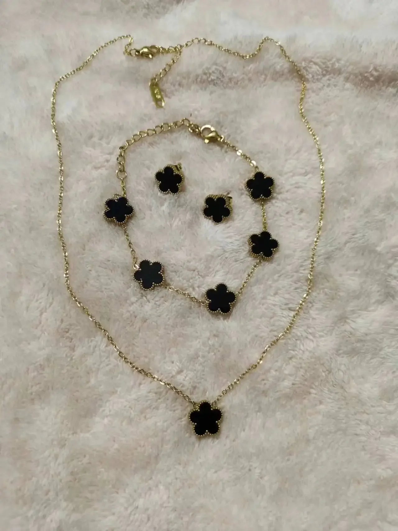 Flower Bracelet With Five Leaf Petals