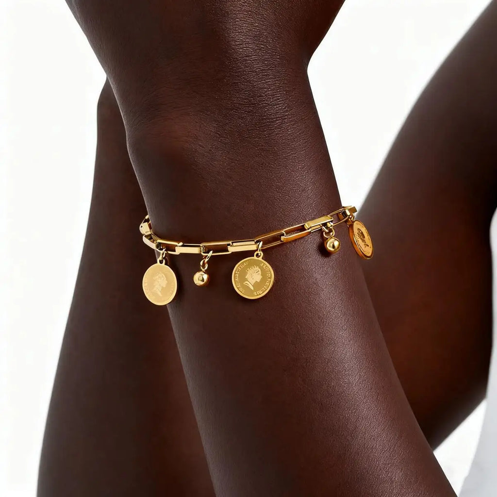 Stainless Steel Round Queen Elizabeth Charms Bracelet – Vintage Portrait Jewelry for women